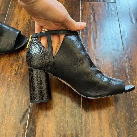 Louise et Cie Block Heeled Leather Peep Toe Booties - Picture 6 of 11